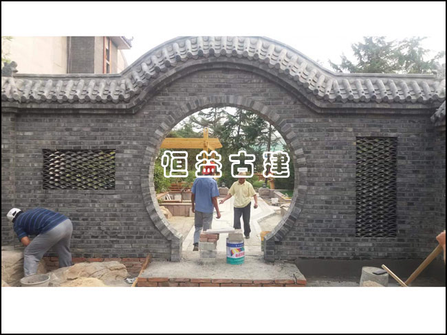 青砖圆门